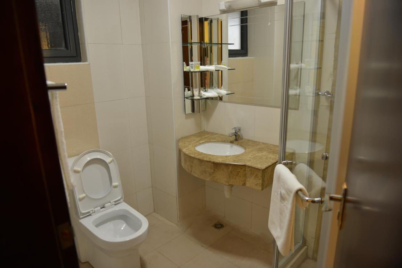 Summerdale Inn Nairobi Bagian luar foto