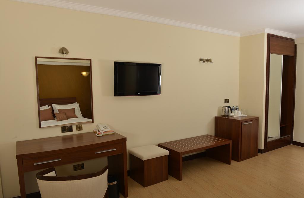 Summerdale Inn Nairobi Bagian luar foto
