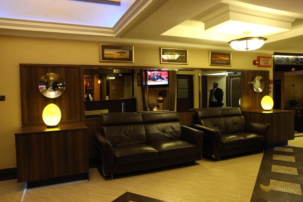 Summerdale Inn Nairobi Bagian luar foto