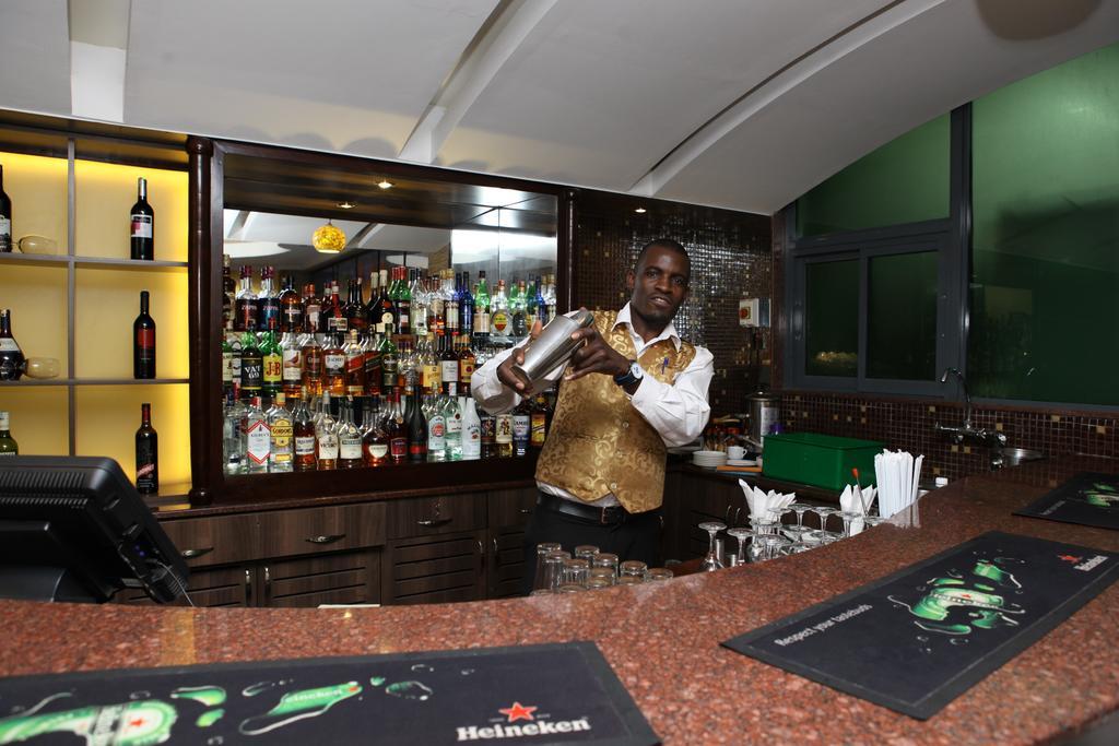 Summerdale Inn Nairobi Bagian luar foto