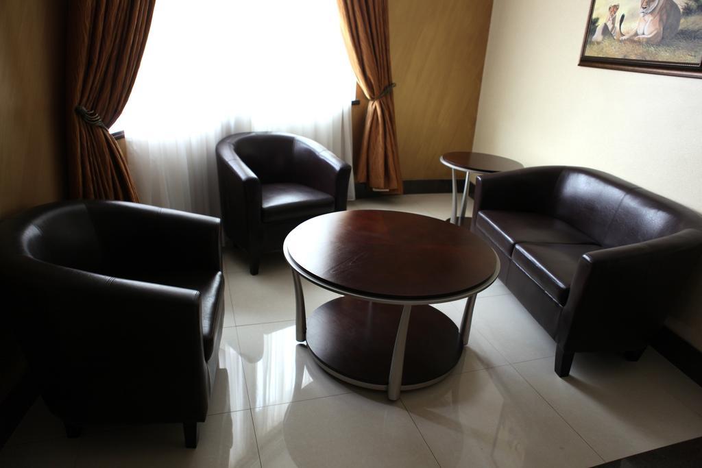 Summerdale Inn Nairobi Bagian luar foto
