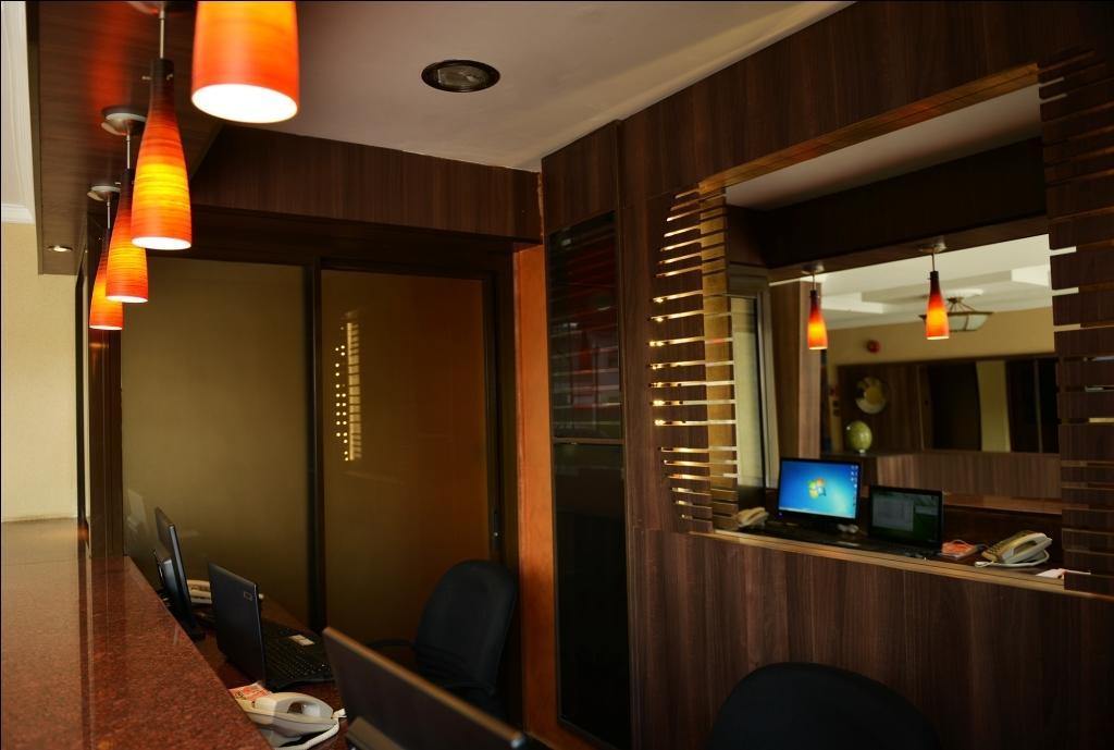 Summerdale Inn Nairobi Bagian luar foto