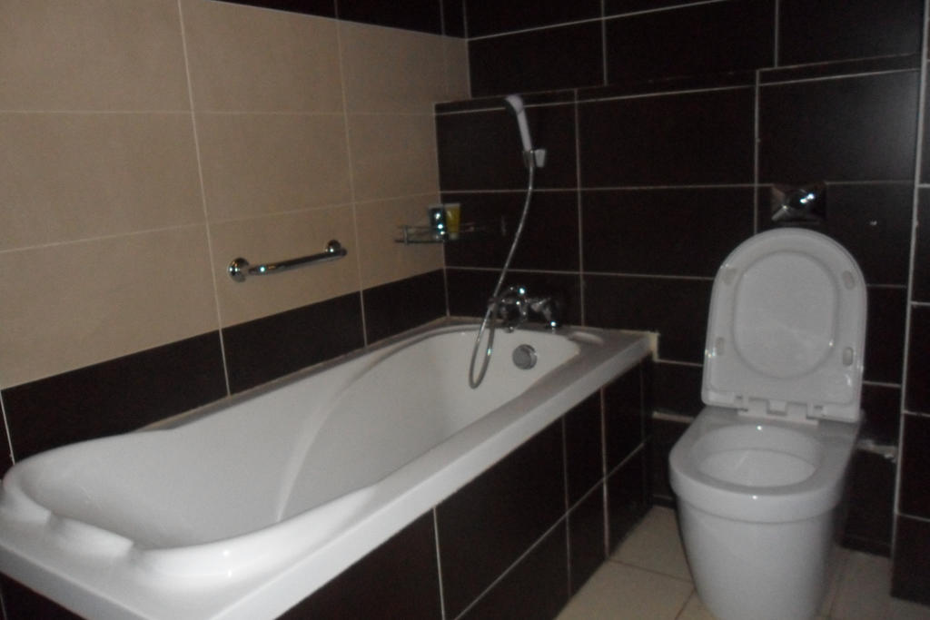 Summerdale Inn Nairobi Bagian luar foto